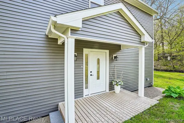 9755 Portage, White Lake, MI 48386