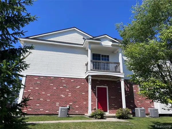 2604 Riversedge #10, Saline, MI 48176