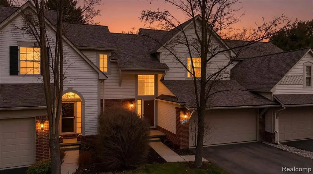 38154 Saratoga, Farmington Hills, MI 48331 - #1