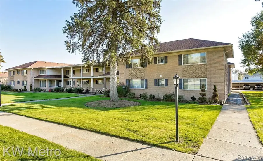 2377 Walton #11, Rochester Hills, MI 48309 - #2