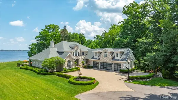 4326 Commerce, Orchard Lake, MI 48324