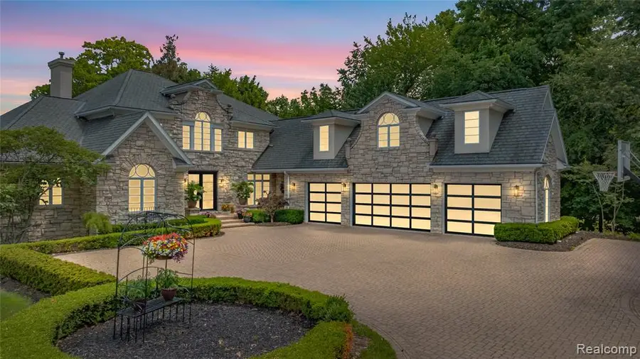 4326 Commerce, Orchard Lake Village, MI 48324 - #2
