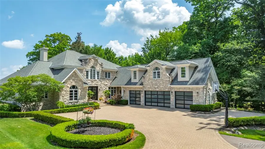 4326 Commerce, Orchard Lake Village, MI 48324 - #3