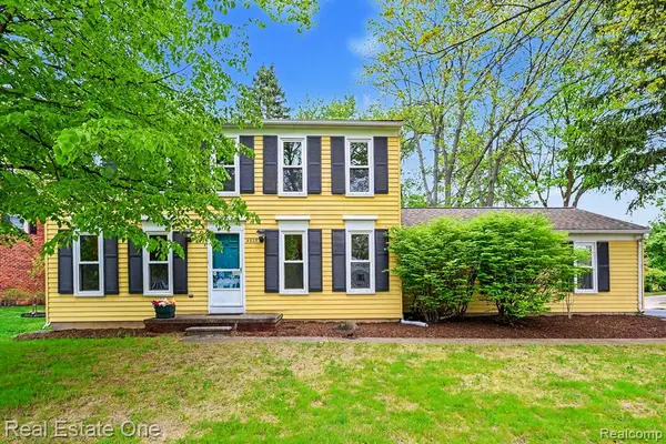 4923 Stamford, West Bloomfield, MI 48323