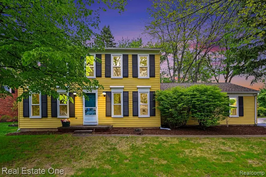 4923 Stamford, West Bloomfield, MI 48323 - #3