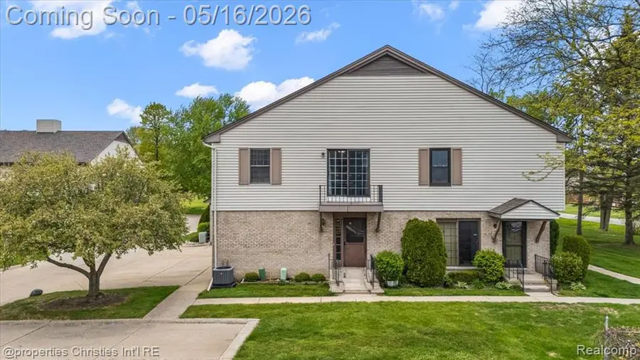 35164 N Bay, Harrison Township, MI 48045 - #2