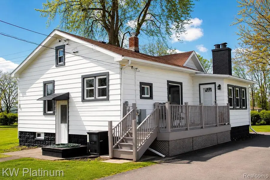 3261 Keewahdin, Fort Gratiot, MI 48059 - #2