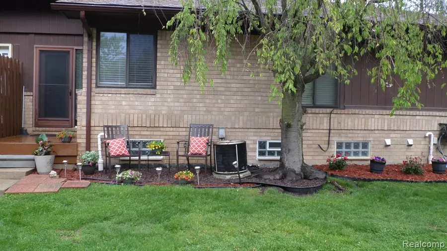 33831 Hooker #6, New Baltimore, MI 48047 - #2