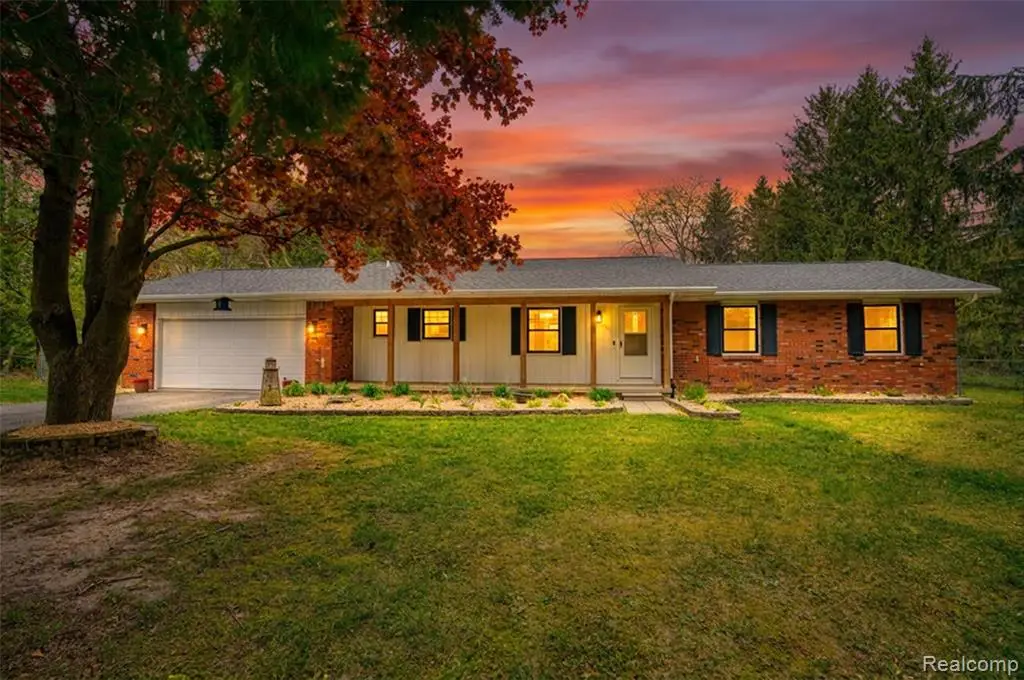 8077 Hunter, Bath, MI 48808 - #1