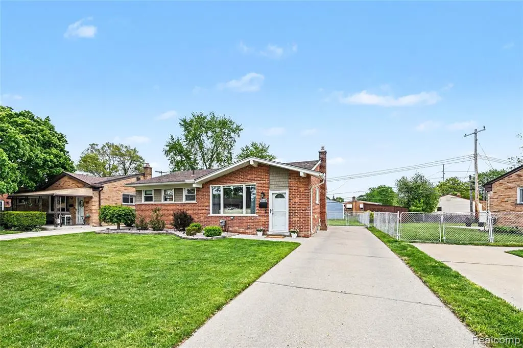 1319 Easley, Westland, MI 48186 - #1