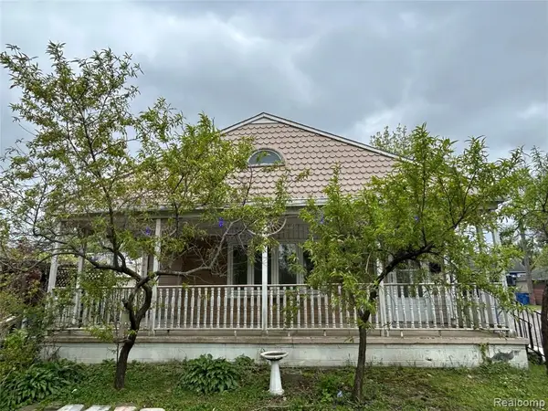 7004 Orchard, Warren, MI 48091