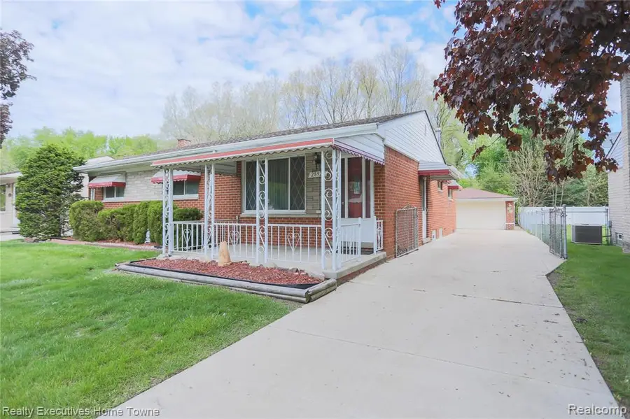 28922 Rayburn, Livonia, MI 48154 - #2