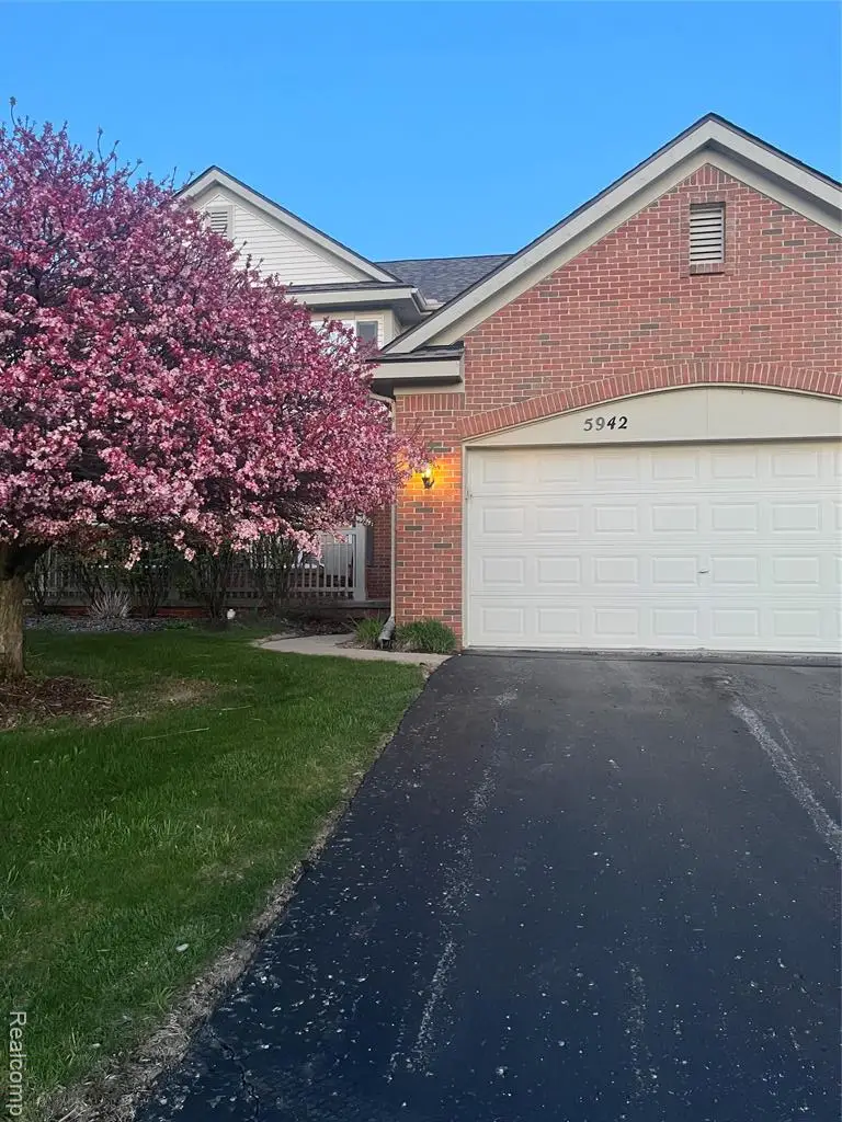 5942 Augusta, Grand Blanc, MI 48439 - #2