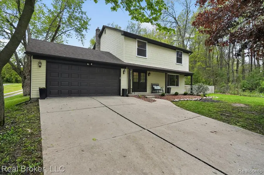 3885 Morgan, Lake Orion, MI 48359 - #3