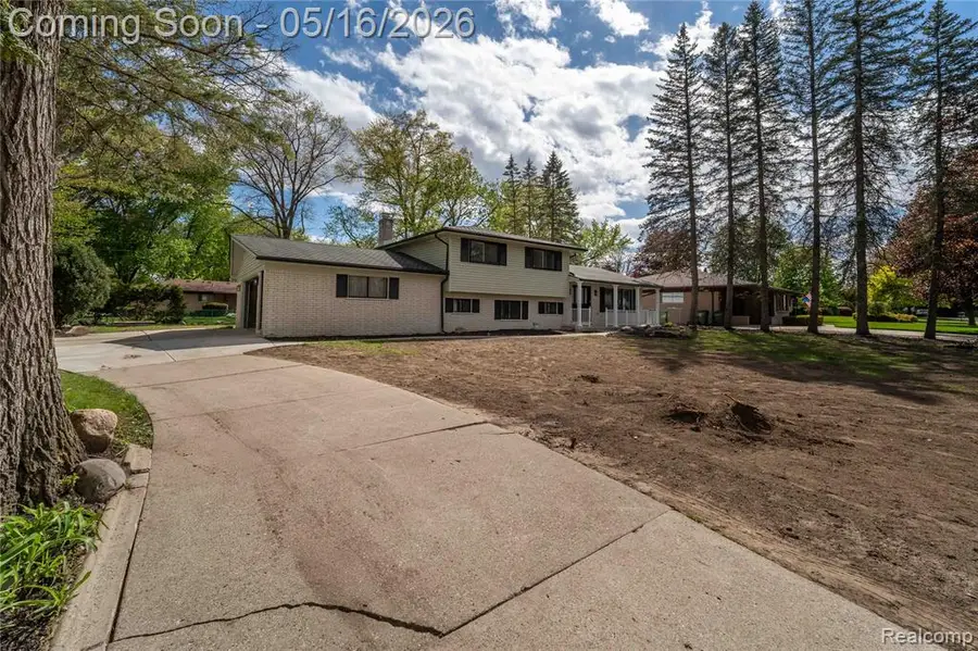 6742 Canterbury, Shelby, MI 48316 - #3