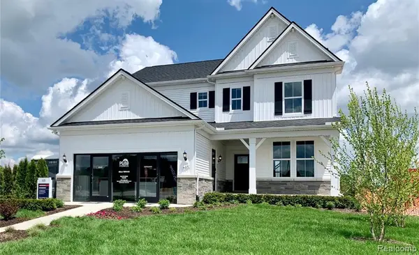 688 Gretchen, Saline, MI 48176