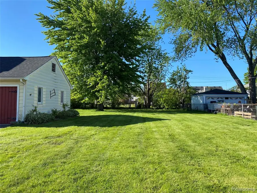 21258 Bon Heur, Saint Clair Shores, MI 48081 - #2