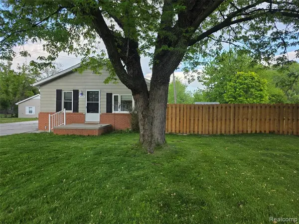 16697 Helen, Southgate, MI 48195