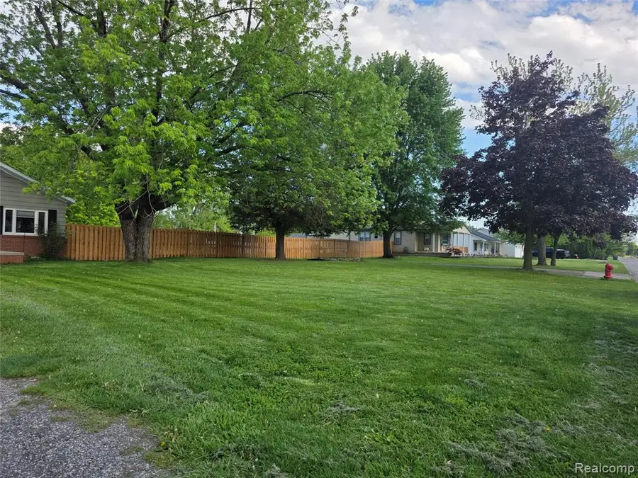 16697 Helen, Southgate, MI 48195 - #2