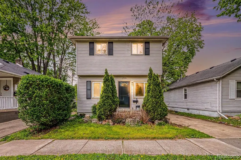 2126 Roslyn, Grosse Pointe Woods, MI 48236 - #1