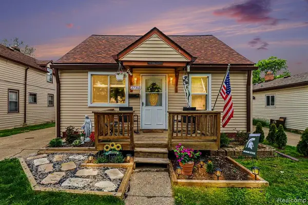 27311 Ridgewood, Roseville, MI 48066