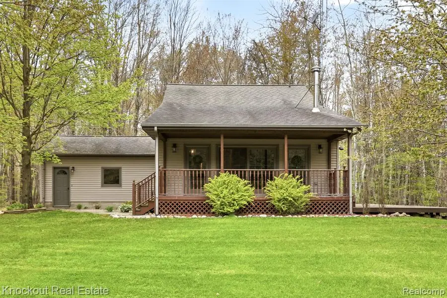 1608 S Pinnebog, Bad Axe, MI 48413 - #2