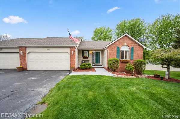 1270 Crystal Pointe, Fenton, MI 48430