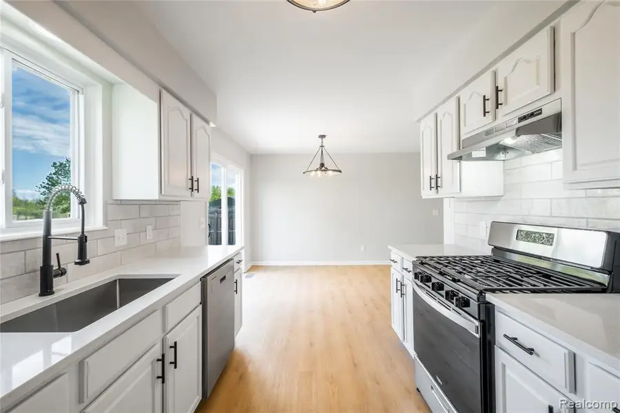 3104 W Baldwin, Grand Blanc, MI 48439 - #2