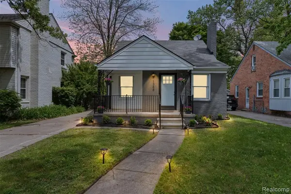 1388 Vernier, Grosse Pointe Woods, MI 48236