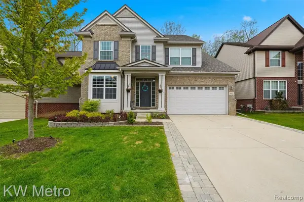 4953 W Stonegate, Lake Orion, MI 48359