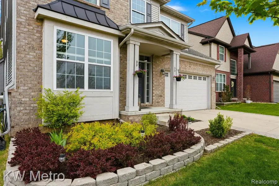 4953 W Stonegate, Lake Orion, MI 48359 - #2
