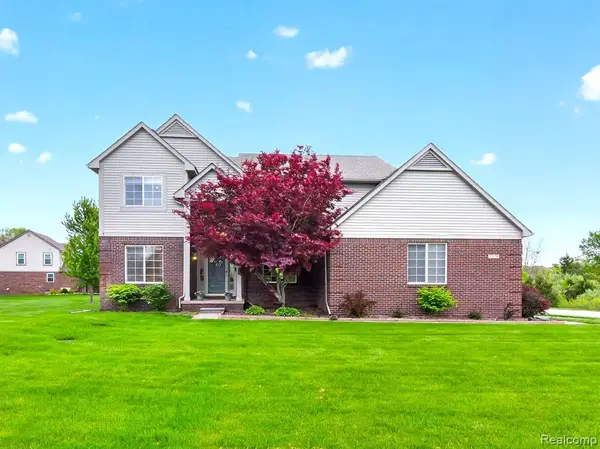 10119 Otter, South Lyon, MI 48178