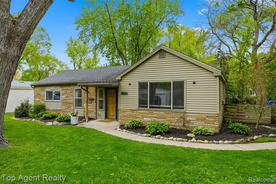7048 Lapham, Waterford, MI 48329 - #2