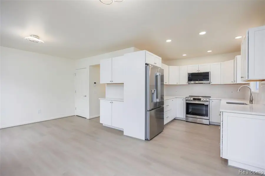 20505 Ridgemont, Harper Woods, MI 48225 - #3