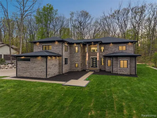 6675 College Park, Clarkston, MI 48346