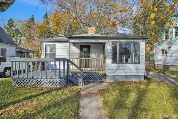 1916 Wood, Saginaw, MI 48602