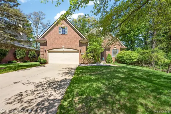 42392 White Hart, Canton, MI 48188