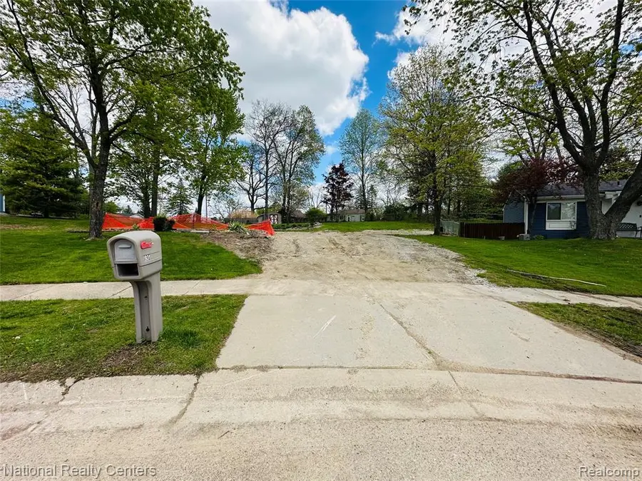 931 Norchester, South Lyon, MI 48178 - #2