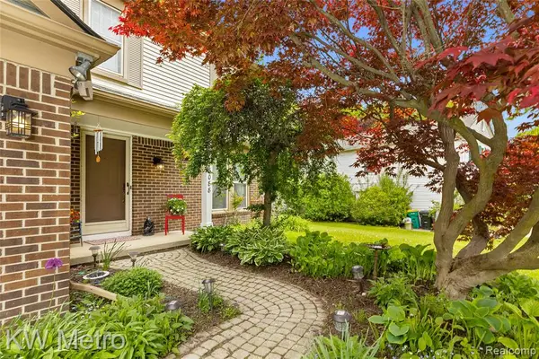 35088 Bunker Hill, Farmington Hills, MI 48331