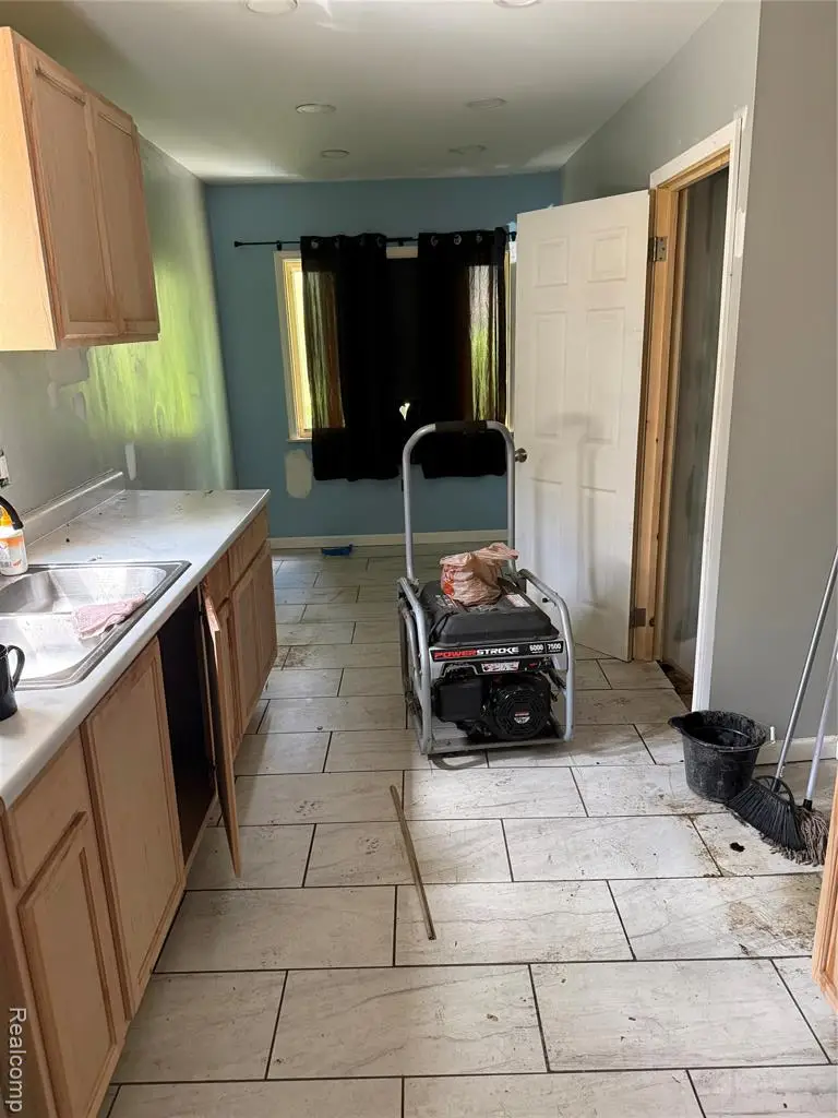 19161 Rosemont, Detroit, MI 48219 - #2