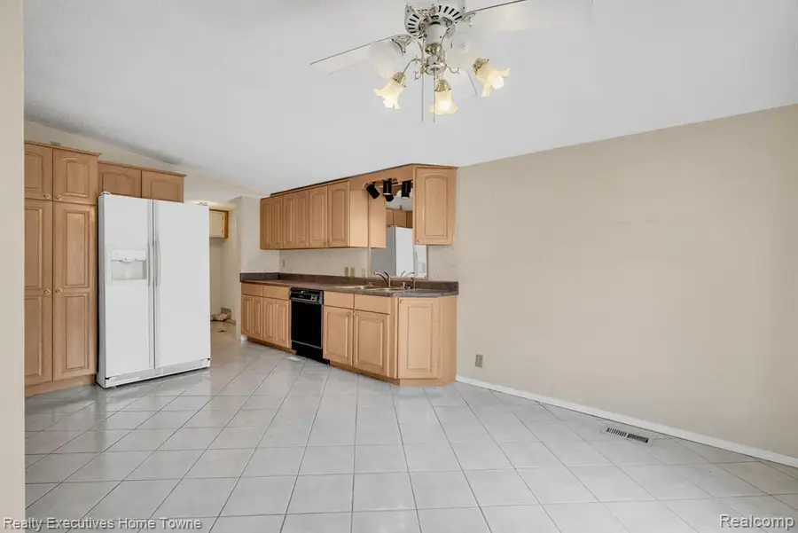 4333 24th, Fort Gratiot, MI 48059 - #3