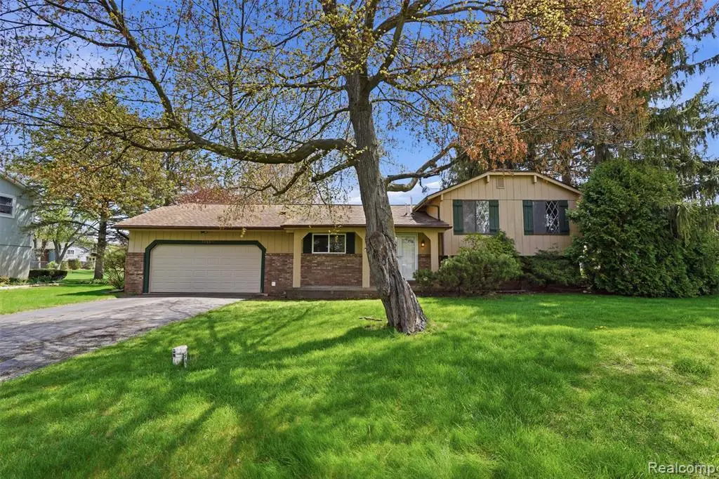 3756 Chevron, Highland, MI 48356 - #1