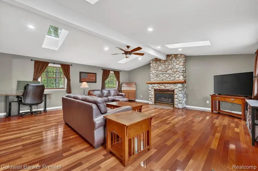 425 Arbor Pine, Ortonville, MI 48462 - #3