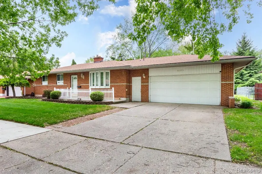 36271 Suffolk, Clinton Township, MI 48035 - #2