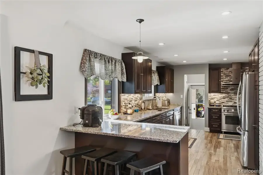 21420 Salisbury, Grosse Ile, MI 48138 - #2