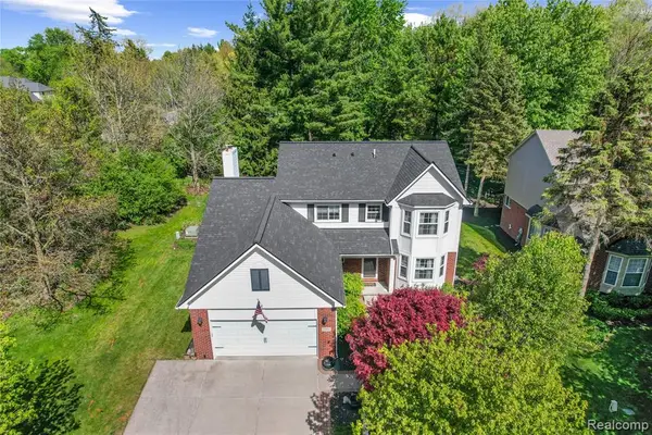 25951 Abbey, Novi, MI 48374