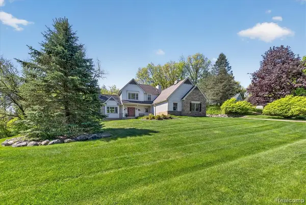 7798 Lee, Brighton, MI 48116