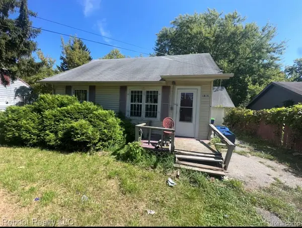 1815 Mack, Saginaw, MI 48601