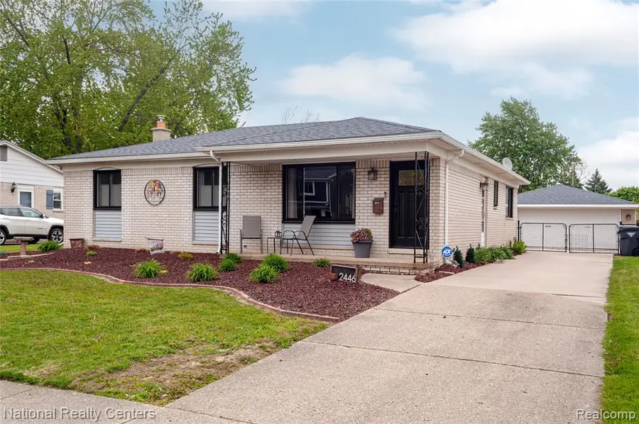 2446 Milverton, Troy, MI 48083 - #2