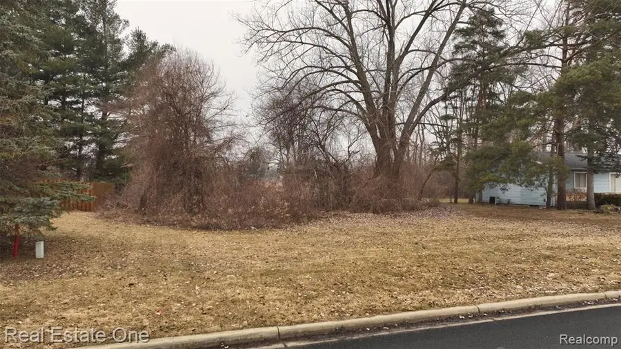 3303 Sun Valley Drive, Saginaw, MI 48601 - #3